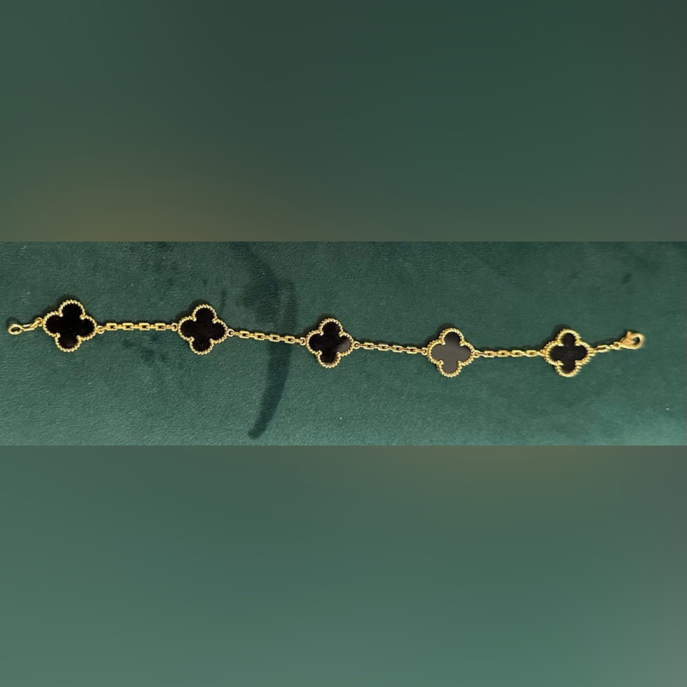 Elegant Gold filled and Black Clover Bracelet